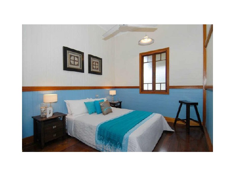 33 Smith Street, Cairns North QLD 4870