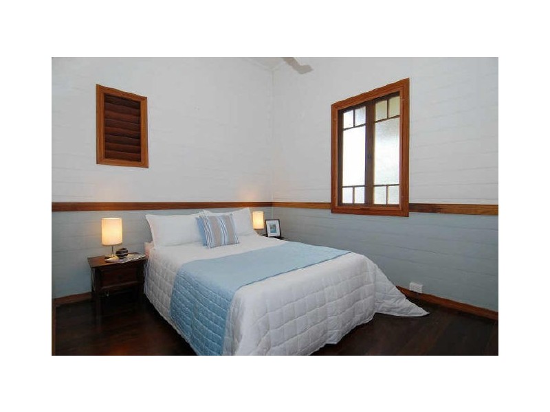 33 Smith Street, Cairns North QLD 4870