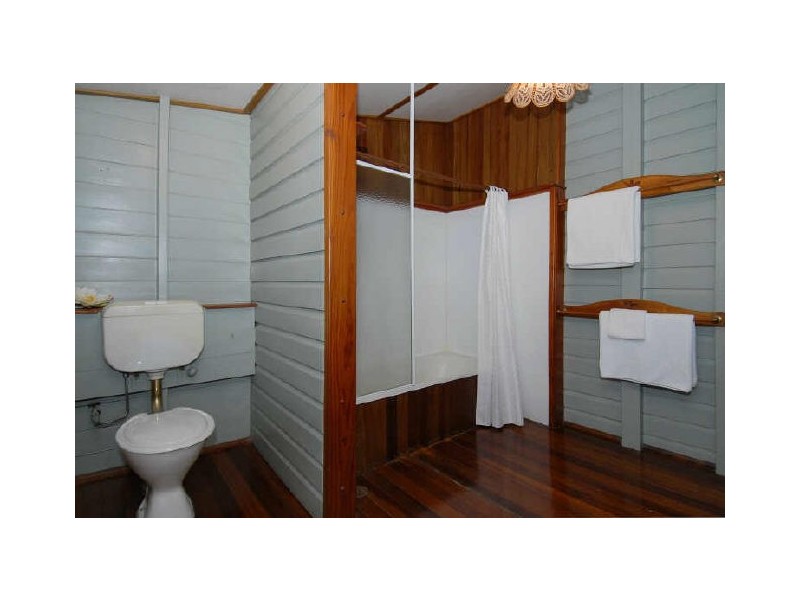 33 Smith Street, Cairns North QLD 4870