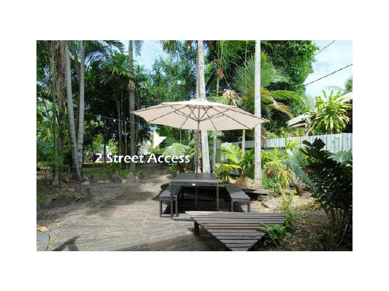 33 Smith Street, Cairns North QLD 4870