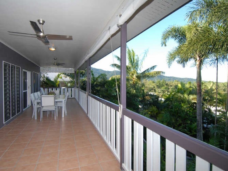 12 Trundle Terrace, Whitfield QLD 4870
