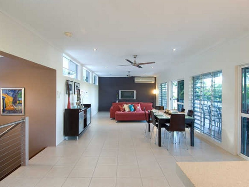 12 Trundle Terrace, Whitfield QLD 4870