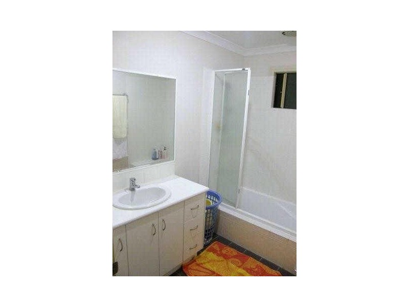 1/432 McCoombe Street, Mooroobool QLD 4870