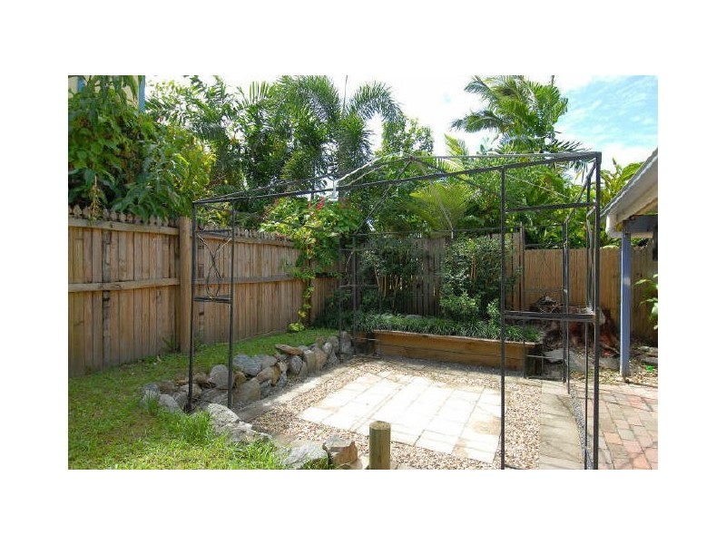 138 Greenslopes Street, Edge Hill QLD 4870