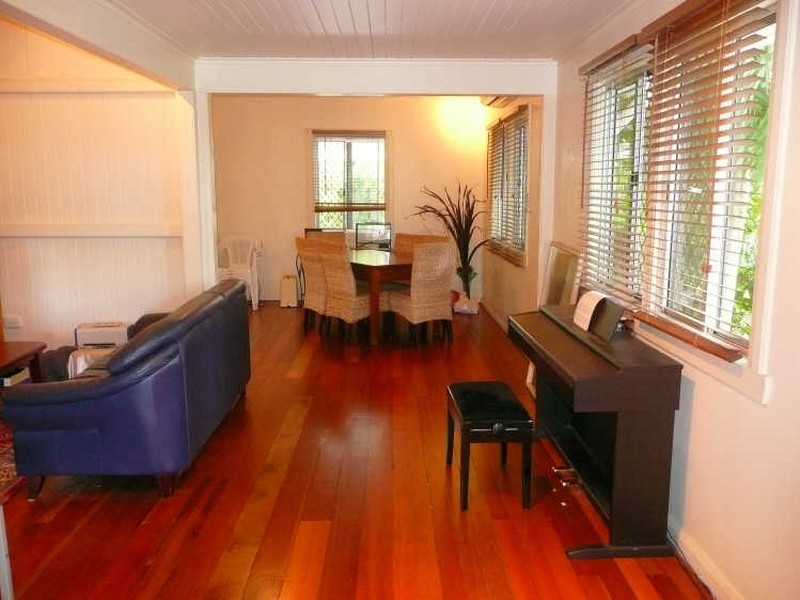 15 Jones Street, Westcourt QLD 4870