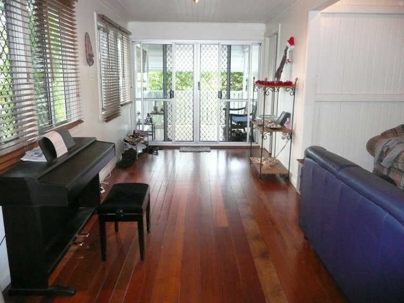 15 Jones Street, Westcourt QLD 4870