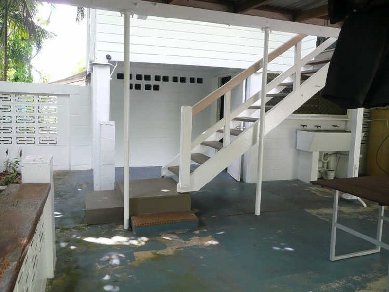 15 Jones Street, Westcourt QLD 4870