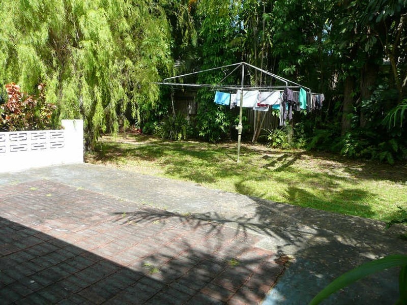 15 Jones Street, Westcourt QLD 4870