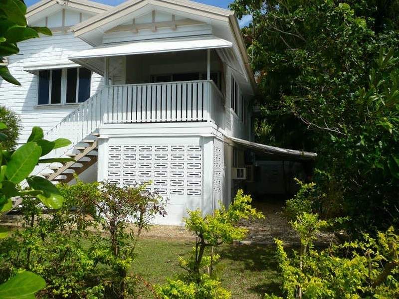 15 Jones Street, Westcourt QLD 4870