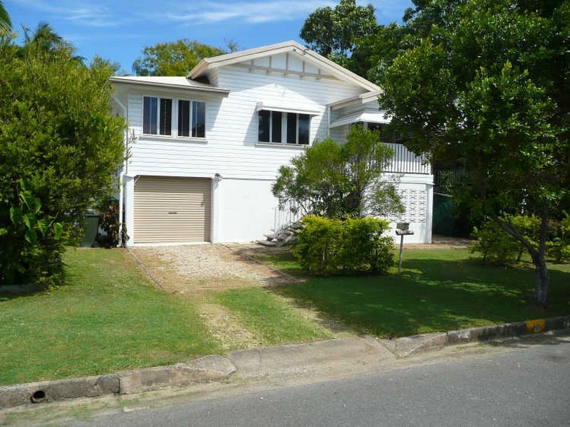 15 Jones Street, Westcourt QLD 4870