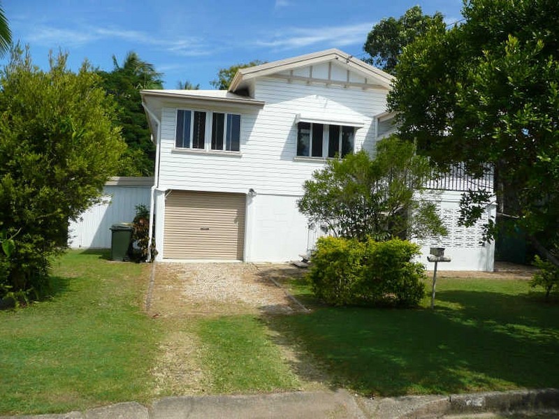 15 Jones Street, Westcourt QLD 4870