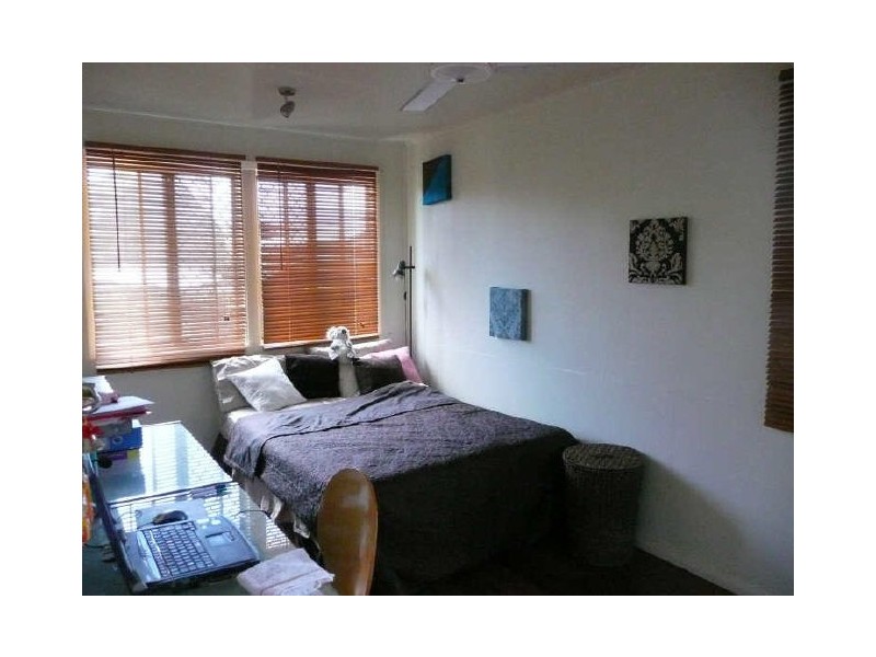 15 Jones Street, Westcourt QLD 4870