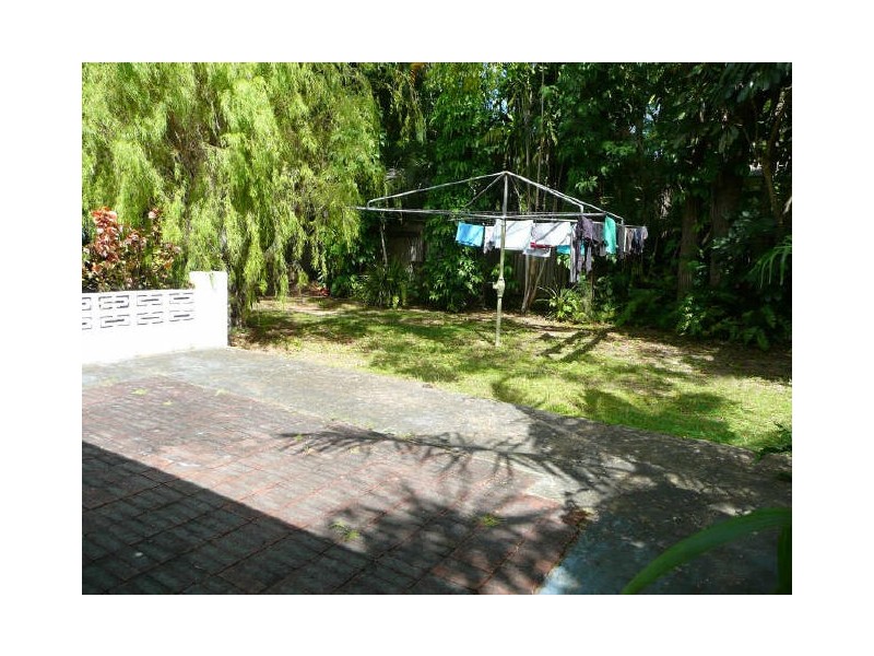 15 Jones Street, Westcourt QLD 4870