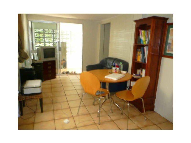 15 Jones Street, Westcourt QLD 4870