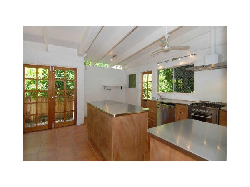 55 Veivers Road, Palm Cove QLD 4879