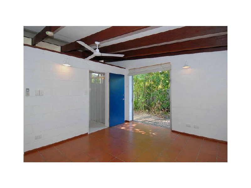 55 Veivers Road, Palm Cove QLD 4879