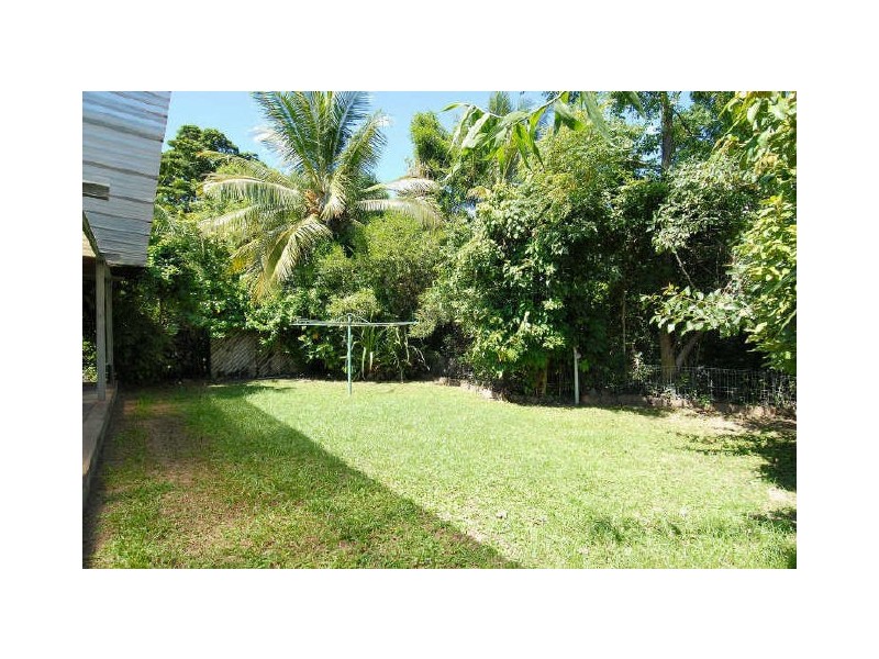 55 Veivers Road, Palm Cove QLD 4879