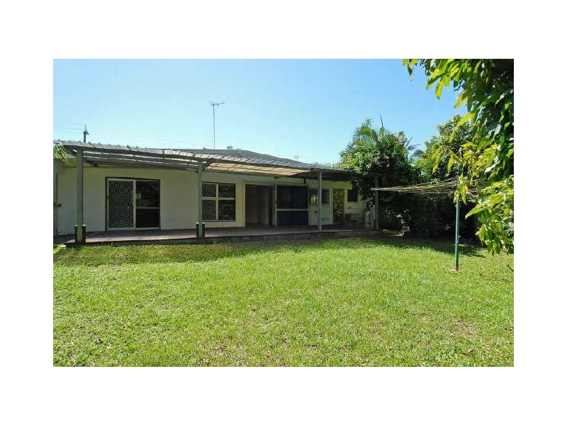 55 Veivers Road, Palm Cove QLD 4879