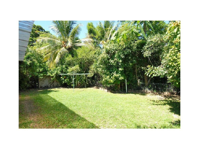 55 Veivers Road, Palm Cove QLD 4879
