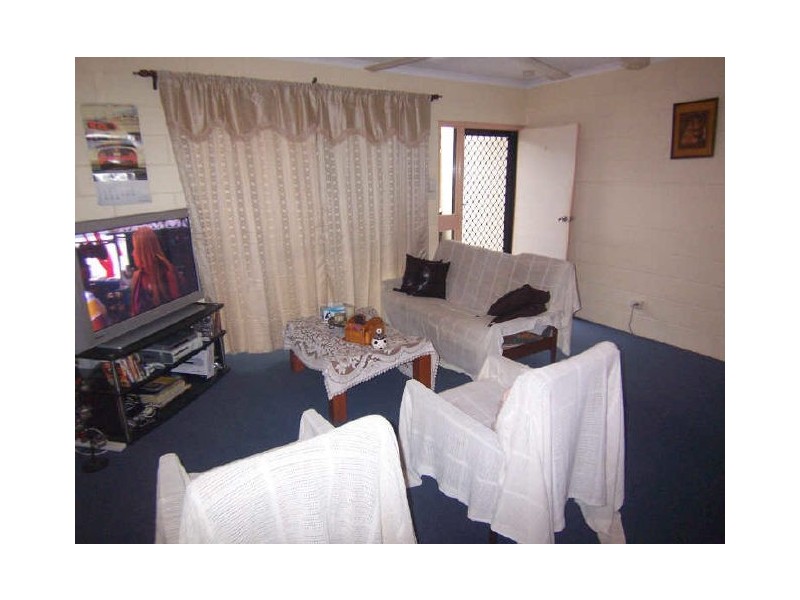 2/9 Cavanagh Street, Woree QLD 4868