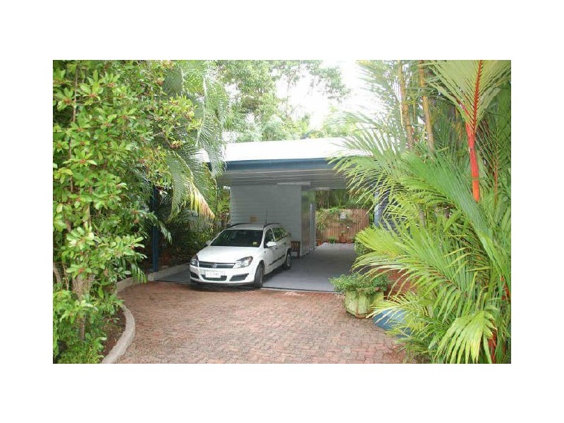 65 Hillview Crescent, Whitfield QLD 4870