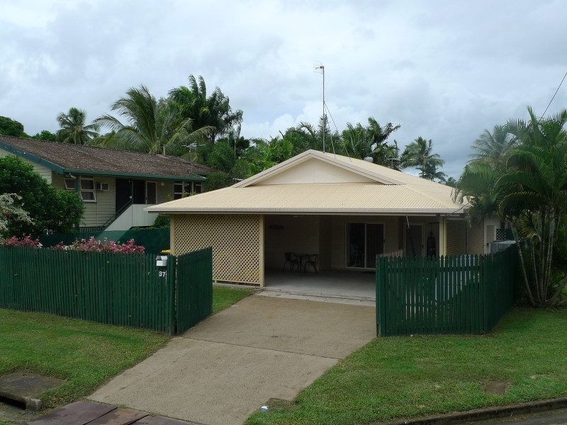 37 Howe Street, Cairns North QLD 4870