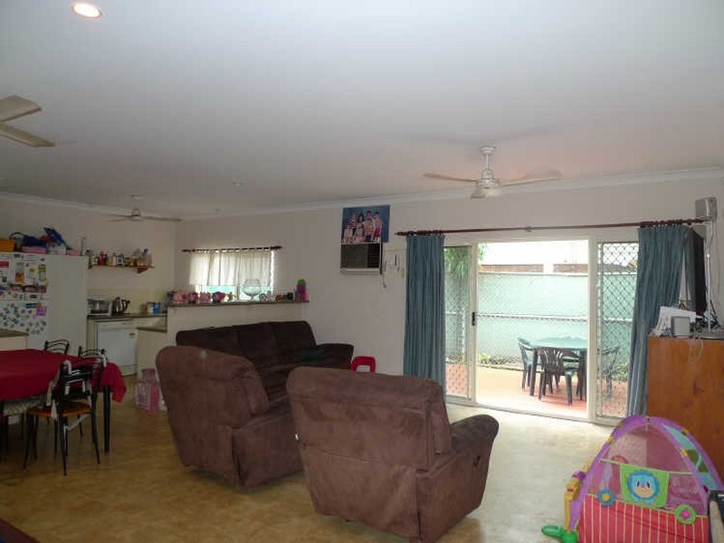 37 Howe Street, Cairns North QLD 4870