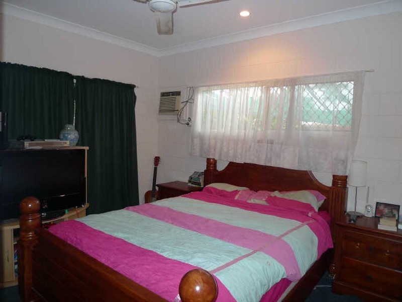 37 Howe Street, Cairns North QLD 4870