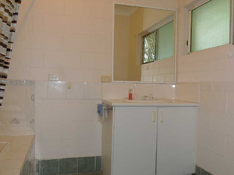 37 Howe Street, Cairns North QLD 4870