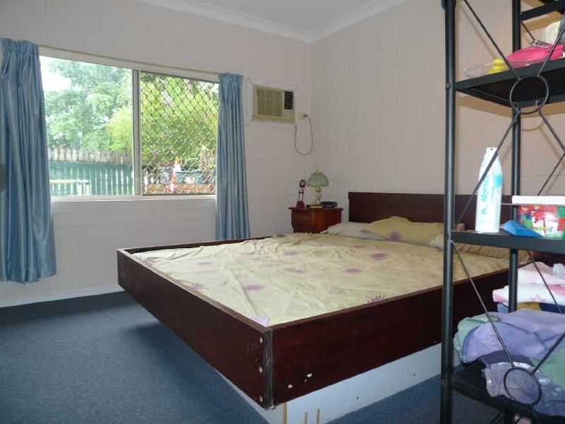 37 Howe Street, Cairns North QLD 4870