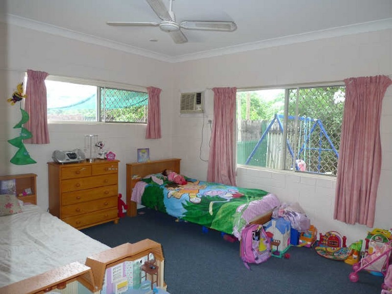 37 Howe Street, Cairns North QLD 4870