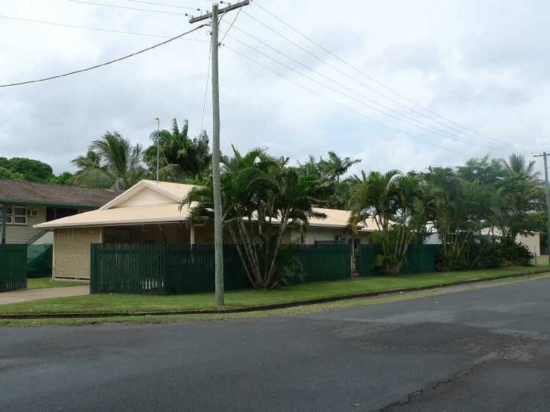 37 Howe Street, Cairns North QLD 4870