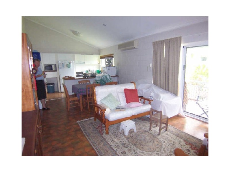 4/10 Ireland Crescent, Whitfield QLD 4870