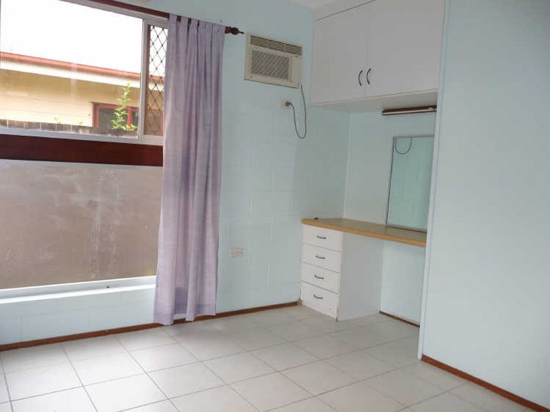 10 English Street, Manunda QLD 4870