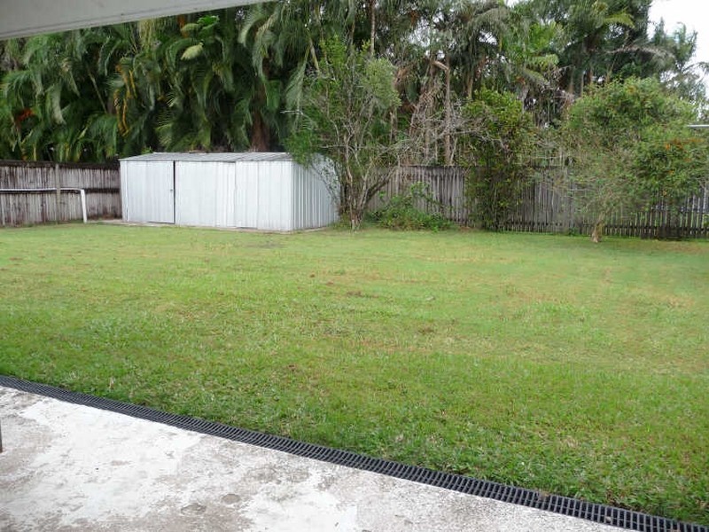 10 English Street, Manunda QLD 4870