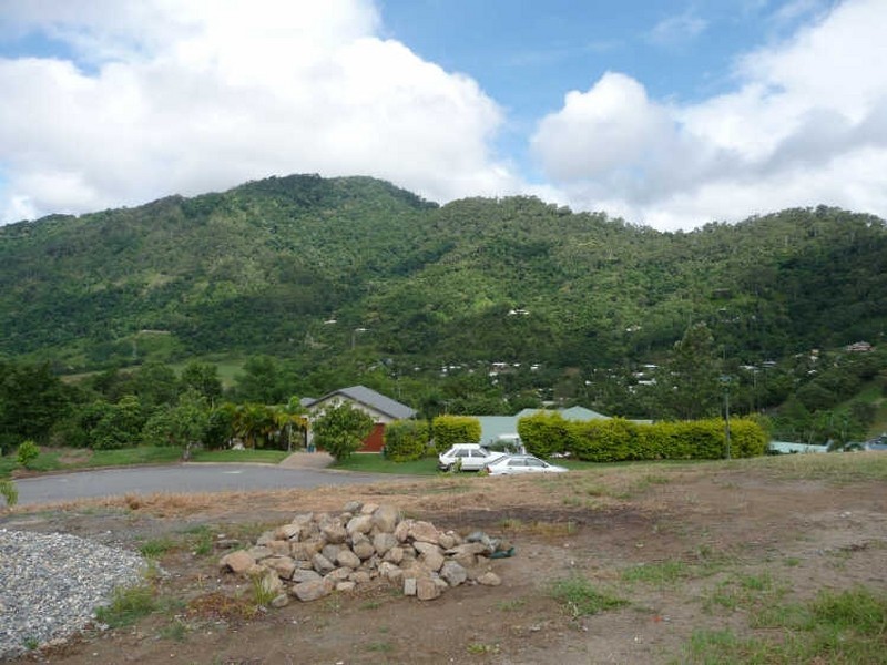 18 East Park Ridge Drive, Brinsmead QLD 4870