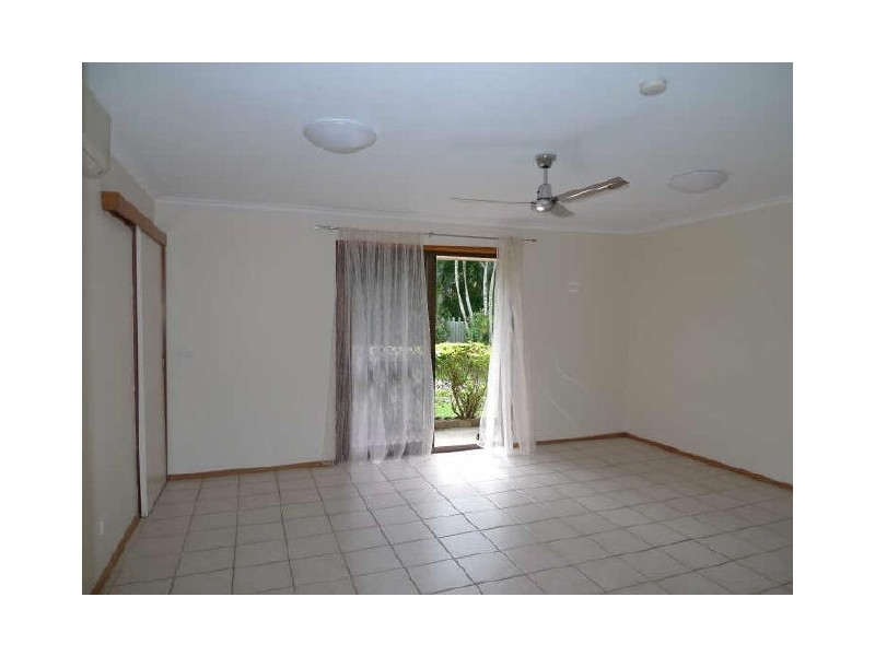 1/5 Briggs Close, Whitfield QLD 4870