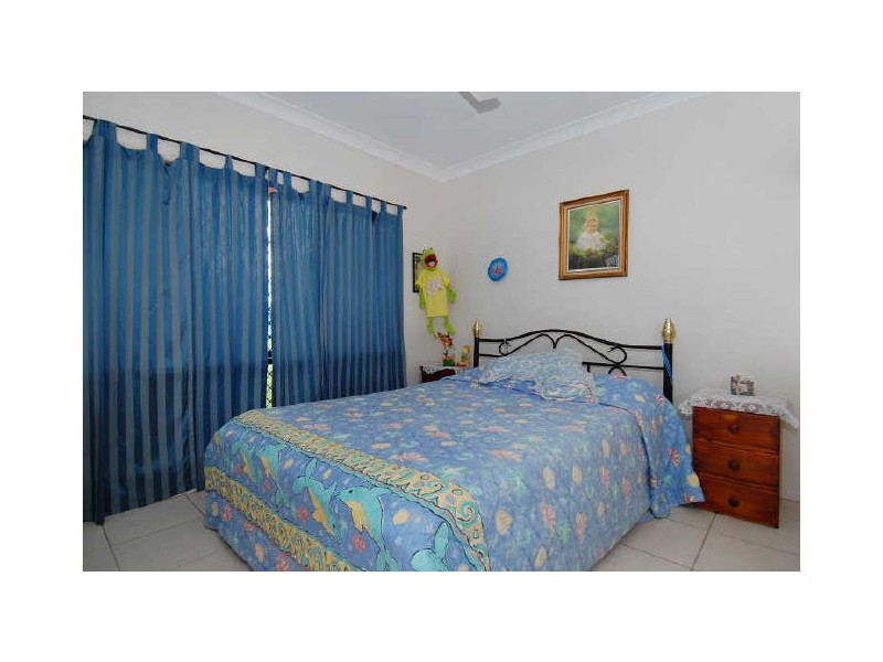 33 Bassett Street, Kanimbla QLD 4870