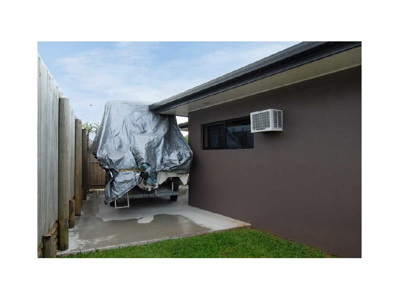 33 Bassett Street, Kanimbla QLD 4870