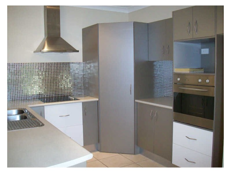 2 De Roma Close, Kanimbla QLD 4870