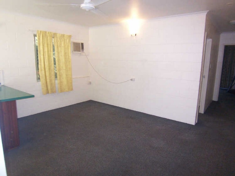 2/284 Lake Street, Cairns North QLD 4870