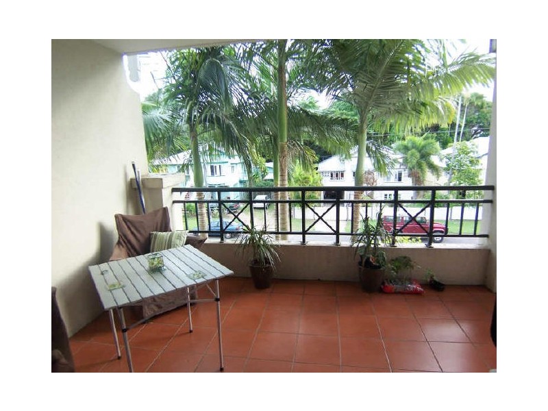 41/327 Lake Street, Cairns North QLD 4870