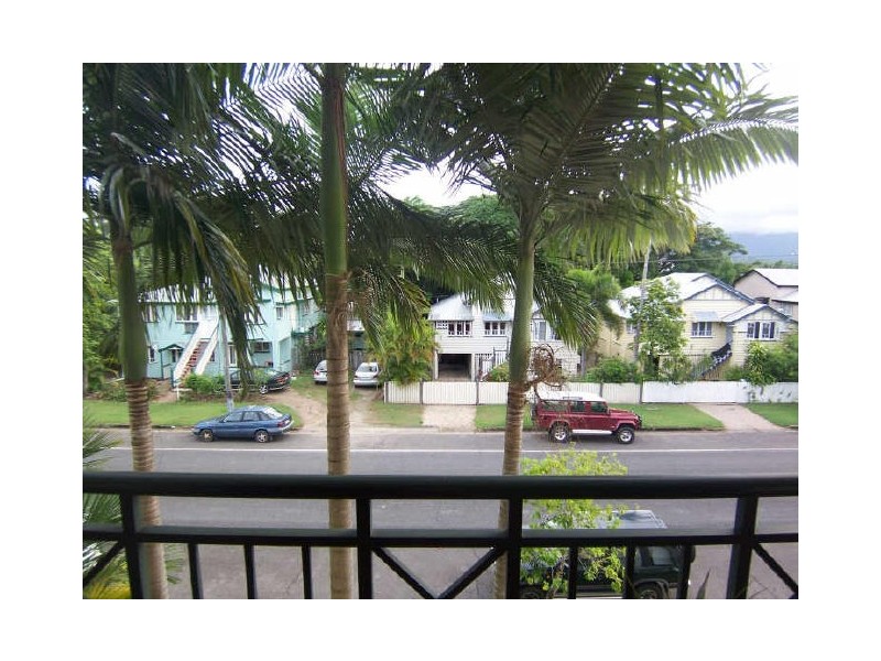 41/327 Lake Street, Cairns North QLD 4870