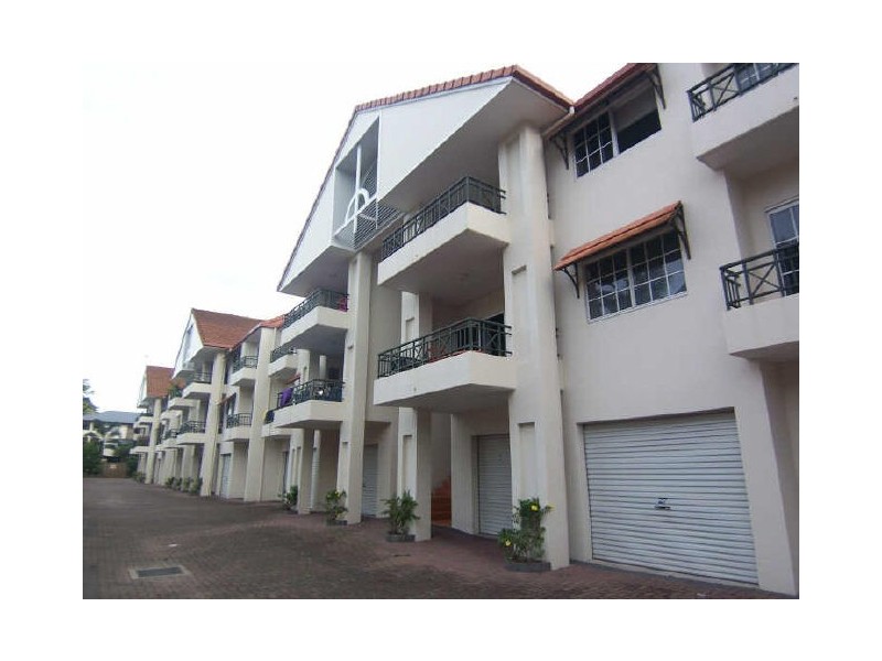 41/327 Lake Street, Cairns North QLD 4870