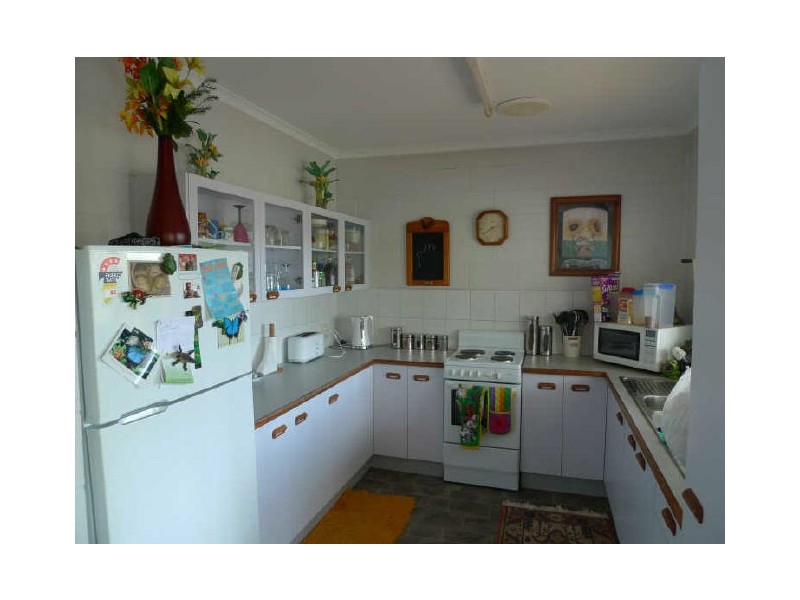 10 Jarrad Close, Mooroobool QLD 4870