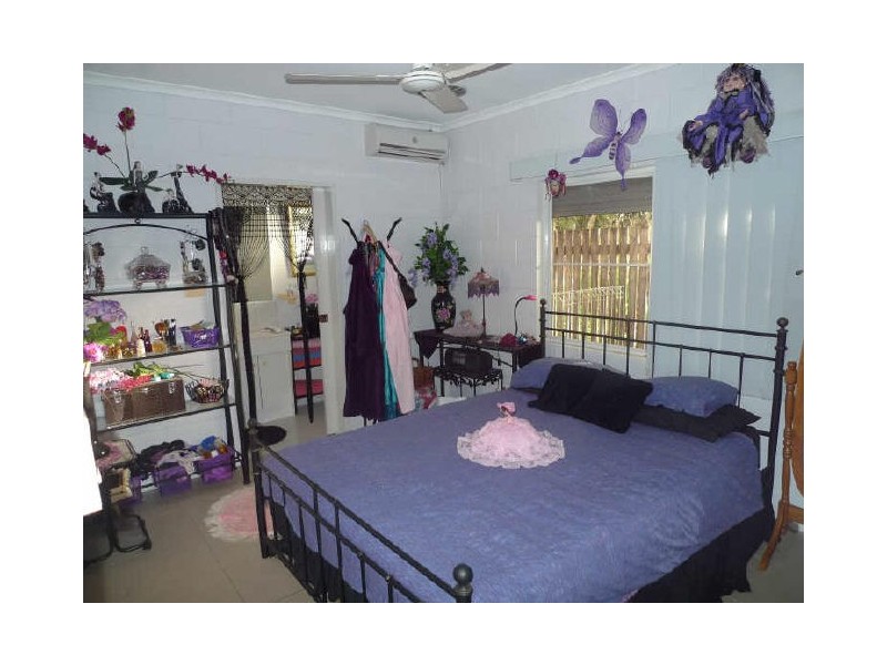 10 Jarrad Close, Mooroobool QLD 4870