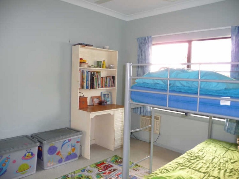 6 Brian Street, Brinsmead QLD 4870