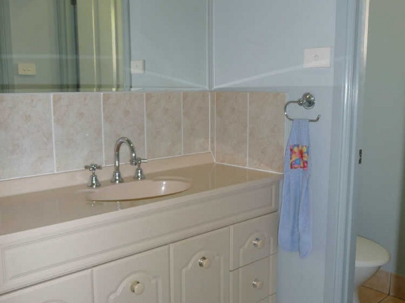 6 Brian Street, Brinsmead QLD 4870