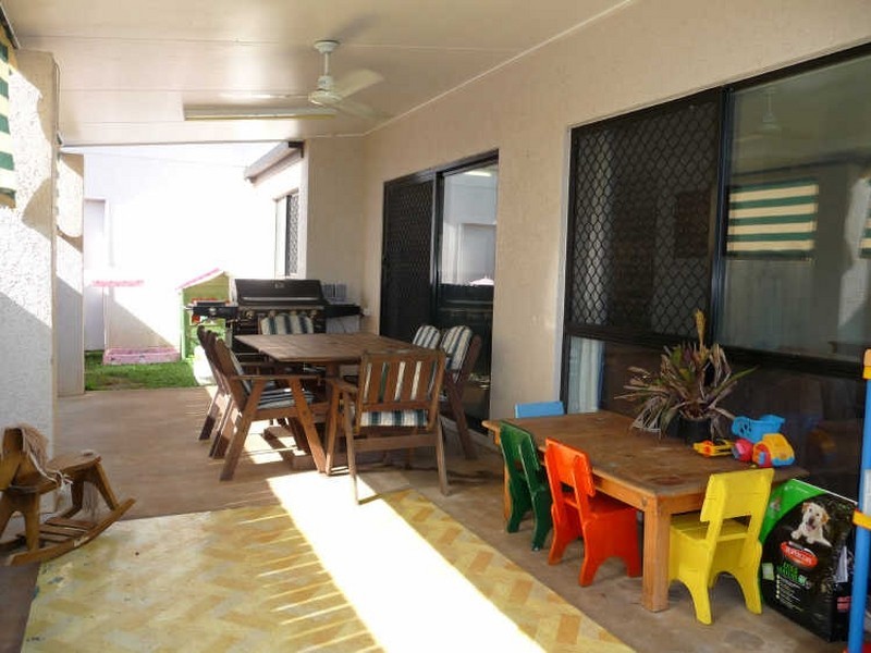 6 Brian Street, Brinsmead QLD 4870
