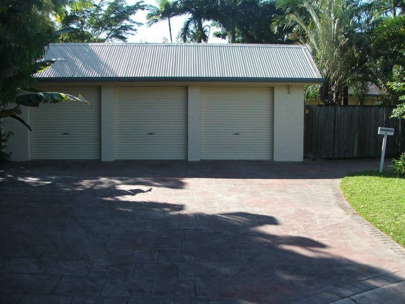 6 Leon Close, Brinsmead QLD 4870